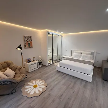 וילה Melo *